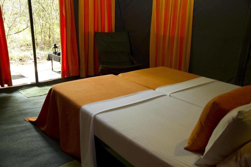 Mahoora Tented Safari Camp Udawalawe Ngoại thất bức ảnh